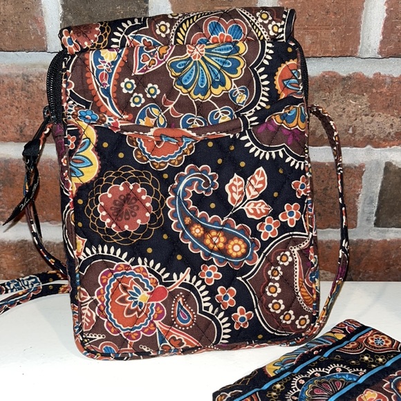 Vera Bradley Floral Crossbody bag with coin purse - Picture 6 of 7
